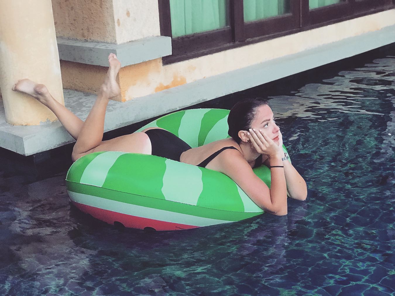 Annalisa Mi sento un albero e sono un bonsai
Ti chiedo scusa e non lo penso mai...