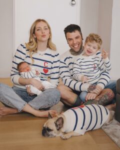 Fedez, La gang del maglioncino… su Instagram incanta i suoi fan