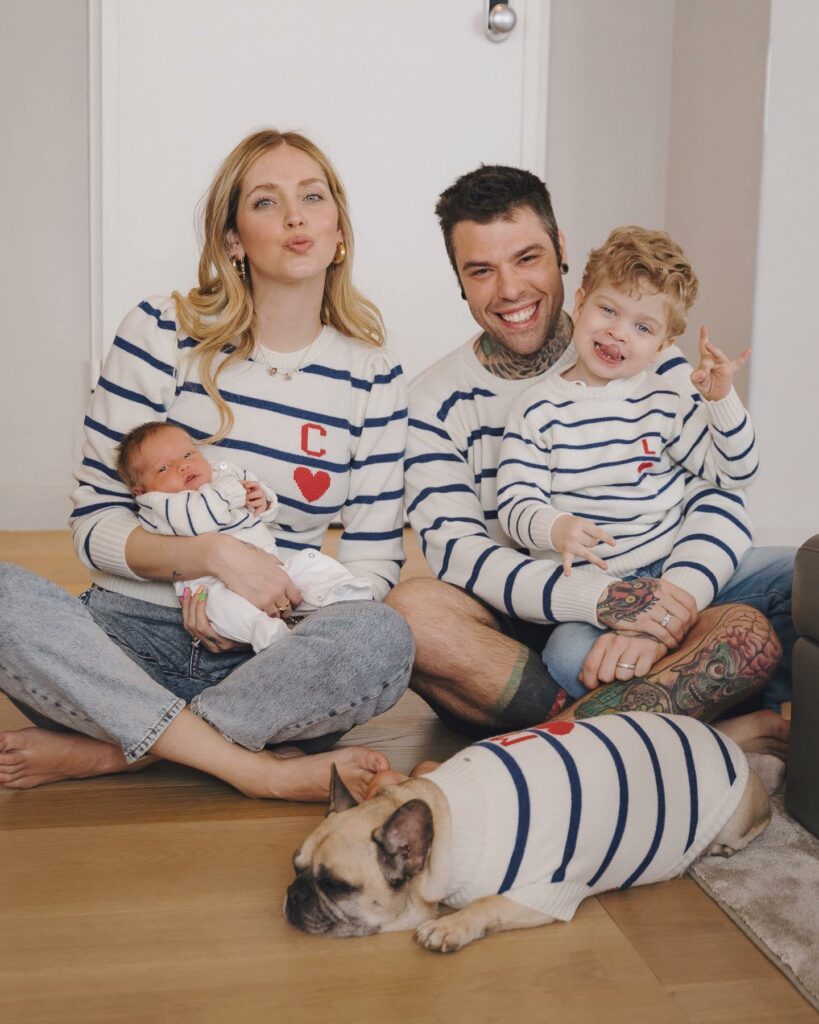 Fedez, La gang del maglioncino… su Instagram incanta i suoi fan