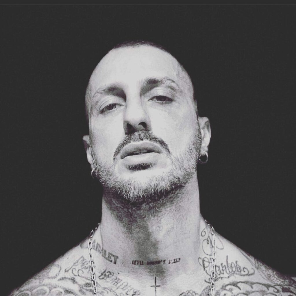 Fabrizio Corona: l'uomo, il mito, la leggenda. Il principe delle paparazzate, il maestro del selfie...