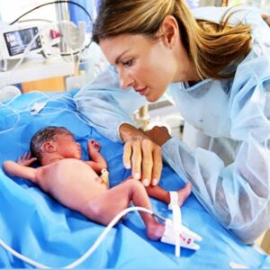 Quando si parla di bellezza e simpatia, non si può non pensare a Martina Colombari. La sua eleganza...