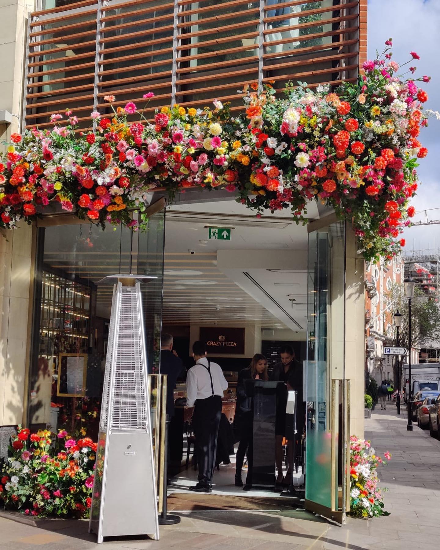 Flavio Briatore Oggi finalmente si apre nella splendida location a Knightsbridge di fronte ad ...