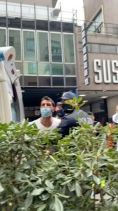 Fabrizio Corona, LA POLIZIA TENTA ILLEGALMENTE DI “ IMPOSSESSARSI DEL TELEFONO DI FABRIZIO “. GUA… su Instagram incanta i suoi fan