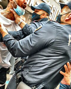 Fabrizio Corona, NON È QUESTO IL PERIODO DELL ‘ ODIO . BASTA CON L ‘ “ ODIO “…. su Instagram per i suoi fan