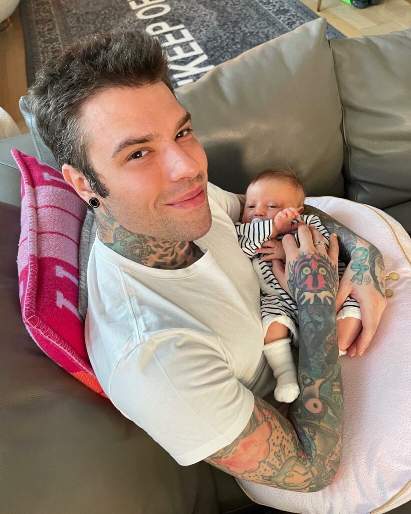 Fedez, Foto della mamma… su Instagram incanta i suoi fan