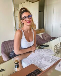 Diletta Leotta, Ieri il piacere oggi il dovere… su Instagram delizia i suoi fan