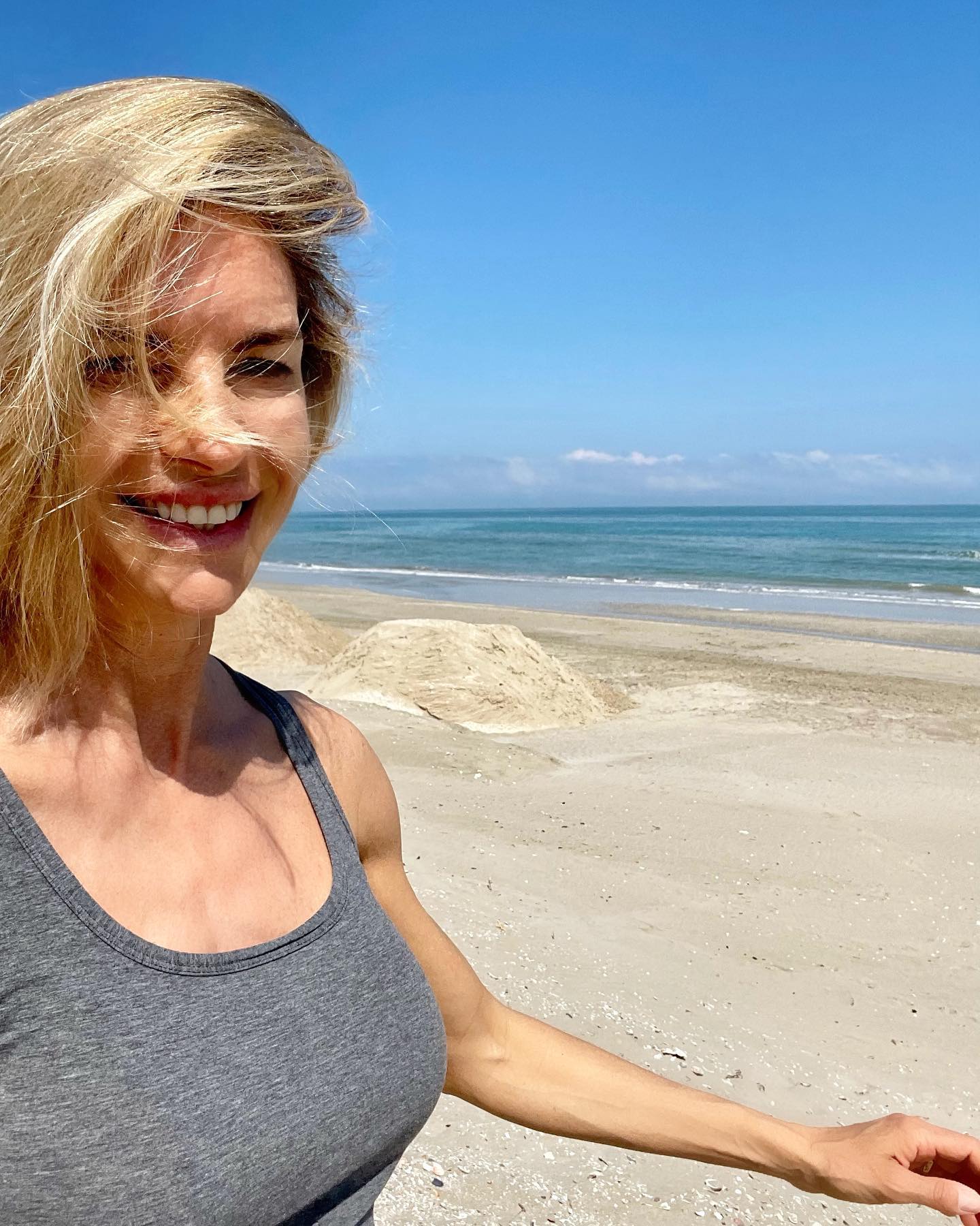 Martina Colombari Oh! No! cara
resta sempre così
col musetto pulito
col tuo nome Lilì
La più b...