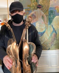 Il magnate della discoteca, l'imprenditore della moda, l'ex manager di Formula 1... beh, insomma...