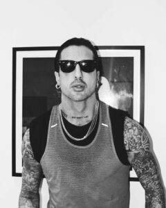 Fabrizio Corona, HUMANITY  Diritto alla vita, il diritto alla libertà individuale, il diritto all… su Instagram incanta i suoi fan