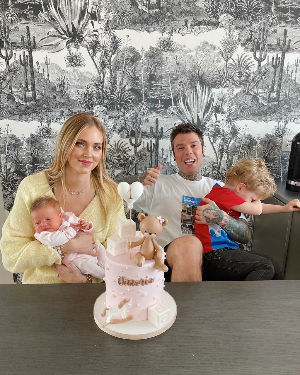 C'era una volta un rapper dal talento indiscutibile e dalla lingua tagliente, un re del rap italiano...