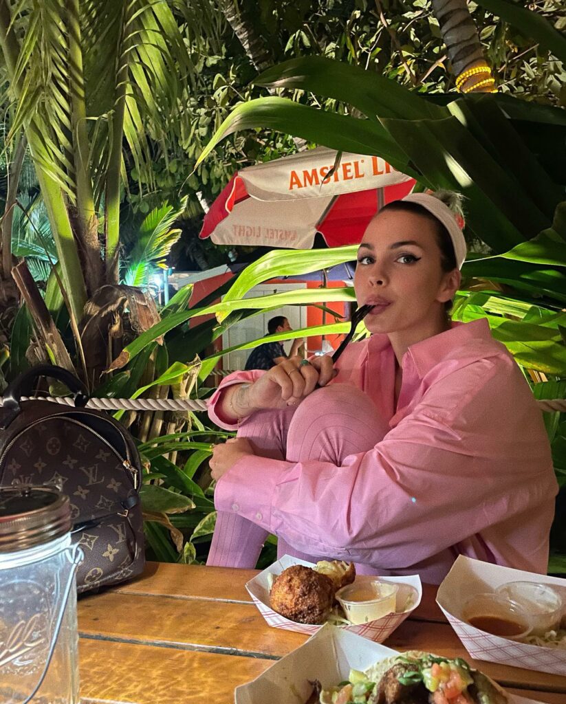 Rose Villan, vacation forever… su Instagram delizia i suoi fan