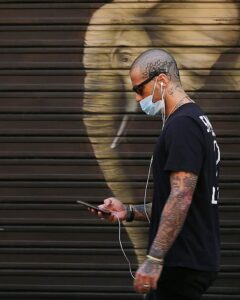 Fabrizio Corona, Abbiamo lottato per la libertà, ora è tempo di continuare questa “lotta” per ott… su Instagram incanta i suoi fan