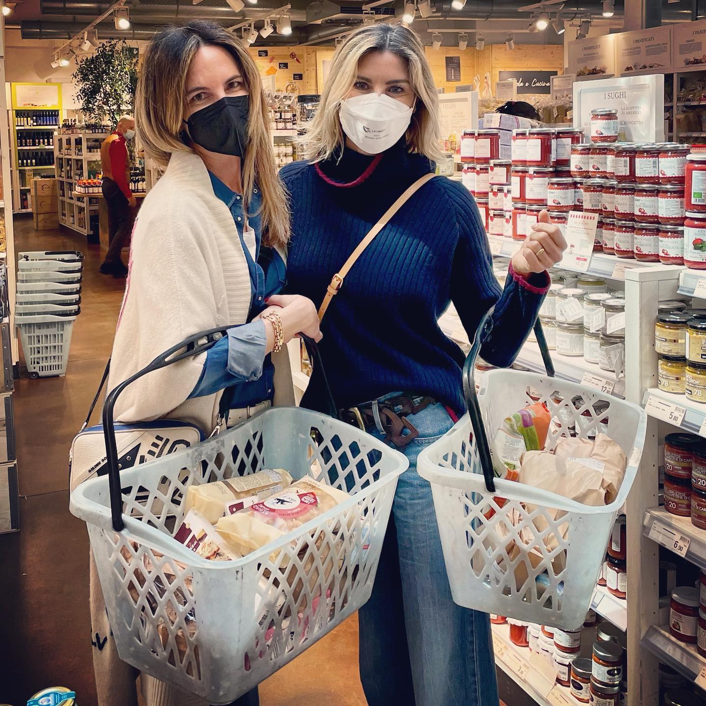 Martina Colombari WE SHOPPING...