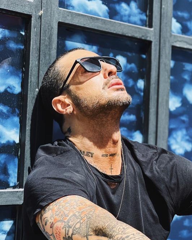 Fabrizio Corona, L’Immortale. Una vita di battaglie VERE…. su Instagram saluta i suoi fan