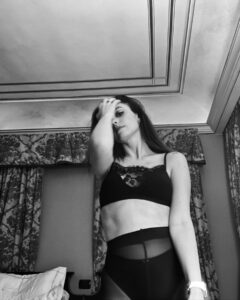 Annalisa, la regina dei selfie e delle pose studiate su Instagram, ha conquistato il cuore di tutti...