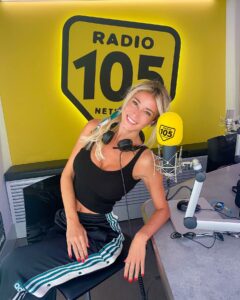 Diletta Leotta, la regina degli stadi e dei cuori degli italiani, è ormai un'icona dello sport e...