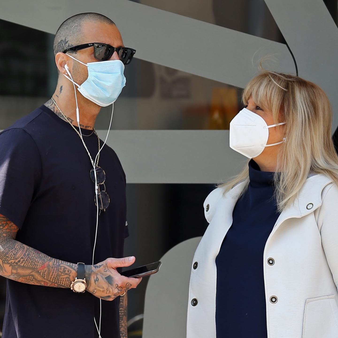 Fabrizio Corona AUGURI MAMMA . Tornerà presto il sereno su tutto e ci penserò io . Te lo promet...