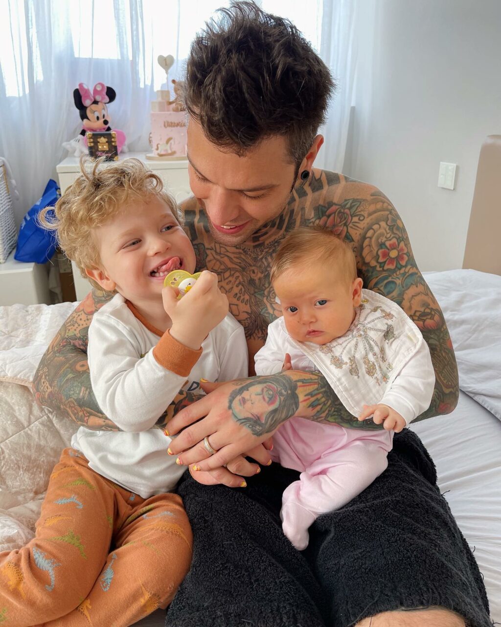 Fedez, … su Instagram incanta i suoi fan
