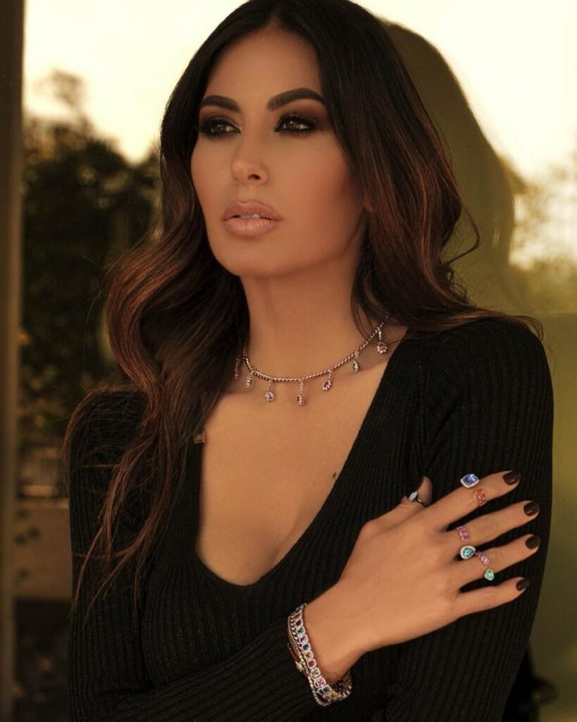Elisabetta Gregoraci, Un buongiorno a voi…con il sole che ci accompagna Gioielli:… su Instagram delizia i suoi fan