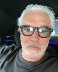 Flavio Briatore, l'imprenditore italiano più famoso e discusso. Con il suo stile imponente e la sua...