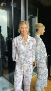 Martina Colombari, Con Acqua alle Rose la beauty routine… è un gioco da ragazze!  Ecco tutti i prod… su Instagram incanta i suoi fan