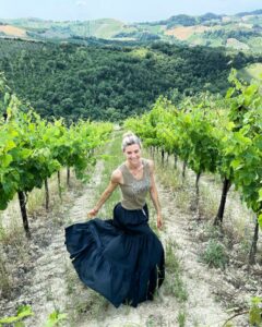 Martina Colombari, Se poteste solo pesare un grammo della serenità che si vive immersi nella natura… su Instagram per i suoi fan