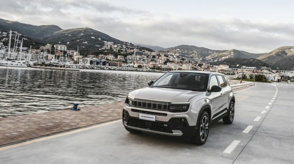 TORINO (ITALPRESS) - Secondo i dati di mercato di Dataforce, Jeep Avenger continua a distinguersi...