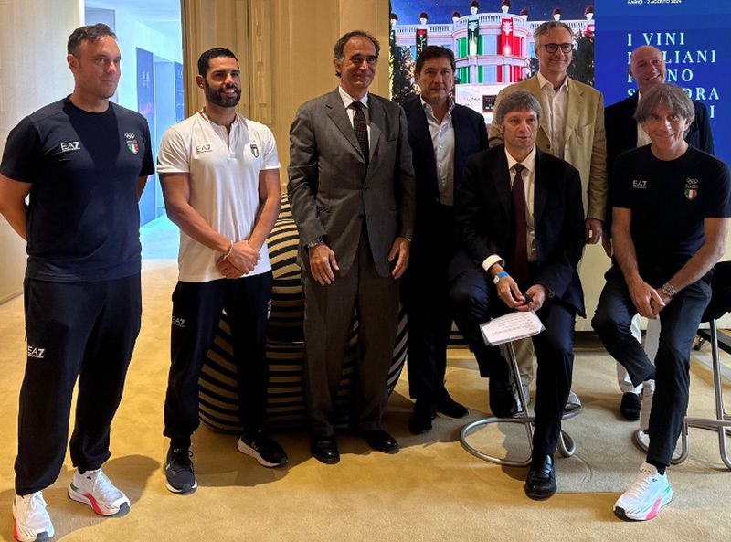 I vini italiani hanno fatto squadra a Parigi, in un palcoscenico mondiale, a Casa Italia...