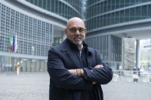 La giornata dedicata alle montagne nella piazza città di Lombardia è stata organizzata con l'evento...