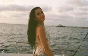 Il nuovo singolo di Katy Perry “Lifetimes” è un ritorno esplosivo