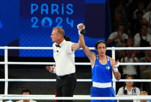Imane Khelif, campionessa olimpica di boxe nella categoria 66 kg, ha celebrato la sua vittoria sul...