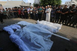 Raid israeliano su scuola a Gaza: 100 morti
