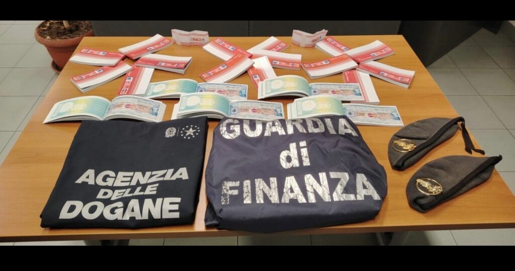 Denunciato pensionato con assegni da 10 milioni al valico di Ponte Chiasso