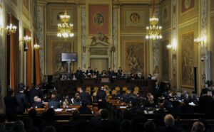 La Segreteria regionale di Forza Italia ha precisato che l'onorevole Gianfranco Miccichè non fa più...