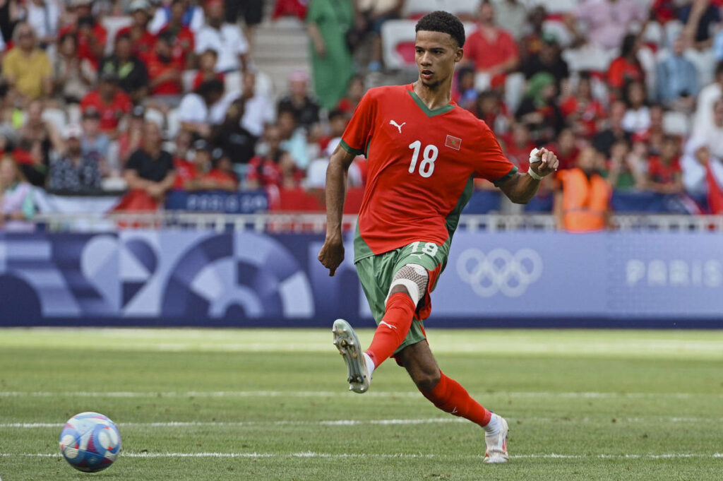 Amir Richardson è il nuovo centrocampista della Fiorentina, motivato a dare il massimo per il club...