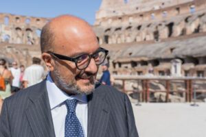 Il ministro della Cultura, Gennaro Sangiuliano, ha visitato il Parco archeologico del Colosseo...