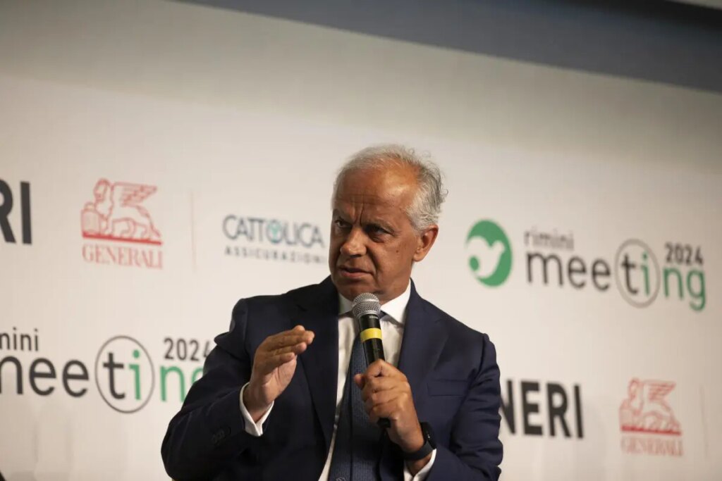 Il ministro dell'Interno, Matteo Piantedosi, ha discusso della possibile riforma della cittadinanza...