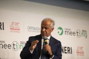 Il ministro dell'Interno, Matteo Piantedosi, ha discusso della possibile riforma della cittadinanza...