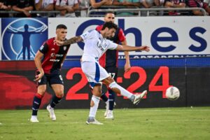 Cutrone risponde a Piccoli con un pareggio: Cagliari-Como termina 1-1.