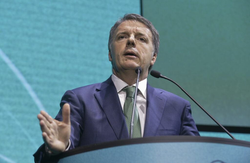 Matteo Renzi, leader di Italia Viva, affronta il dibattito interno nel partito in vista...