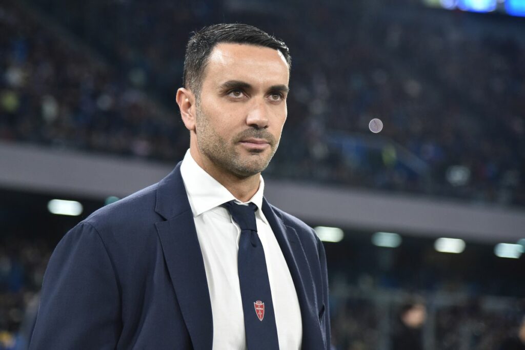 Il tecnico Raffaele Palladino del AC Monza affronta il match contro il SSC Napoli con...
