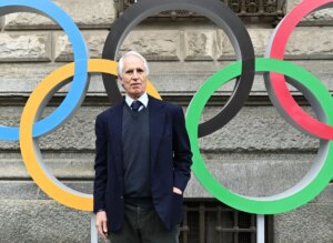 A Milano, sono stati svelati i simboli olimpici e paralimpici per le Olimpiadi invernali del 2026...