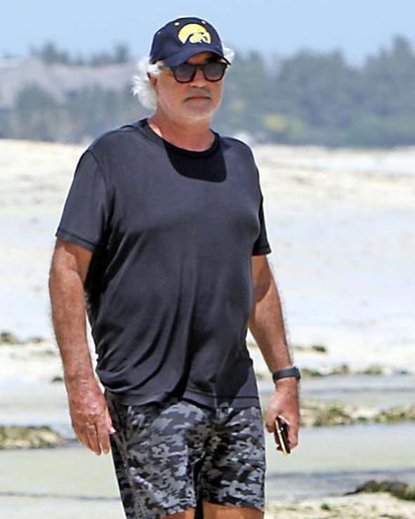 Flavio Briatore, l'uomo dalle mille vite: imprenditore, ex manager di Formula 1 e noto playboy...