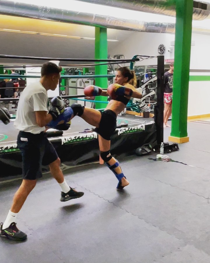 Elisabetta Canalis Learning is repeating. Over and over and over..
Grazie per oggi !...