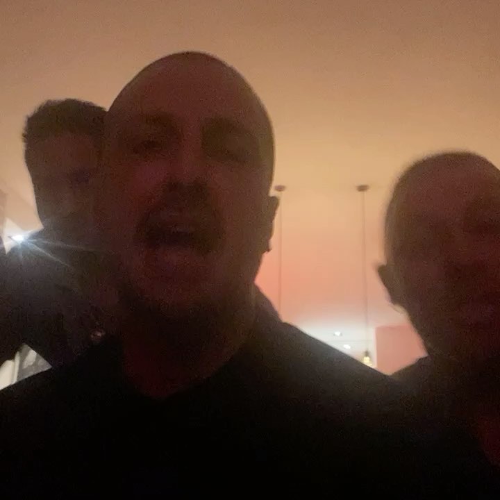 Avete presente quella persona che sembra avere più vite di un gatto e più problemi degli Avengers?...