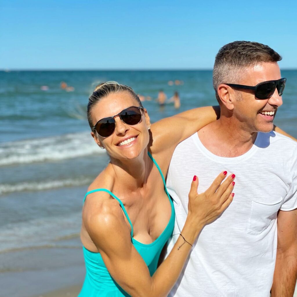 Ciao a tutti, amanti del glamour e della bellezza! Oggi ci immergeremo nel mondo incantato di...