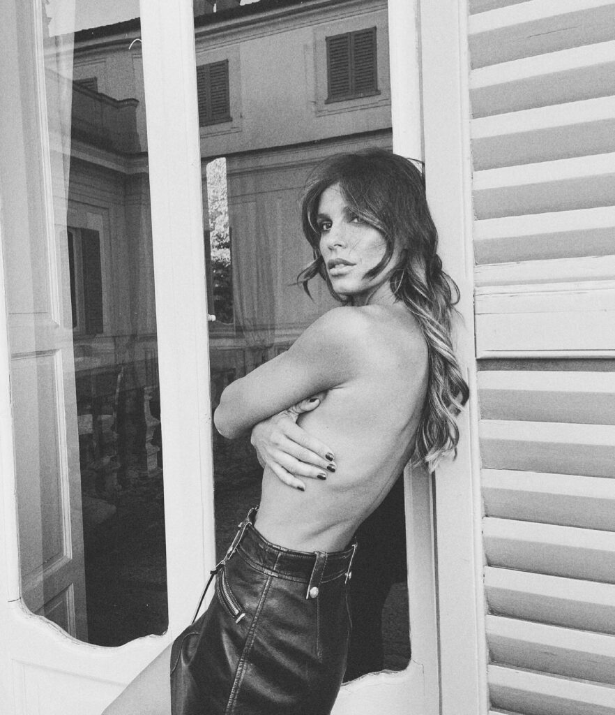 Elisabetta Canalis, Random backstage pictures are my favorite… su Instagram per i suoi fan