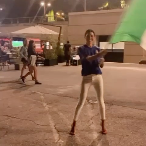 Elisabetta Gregoraci Grazie ragazzi, grazie azzurri..un’emozione immensa! CAMPIONI D’EUROPA...
