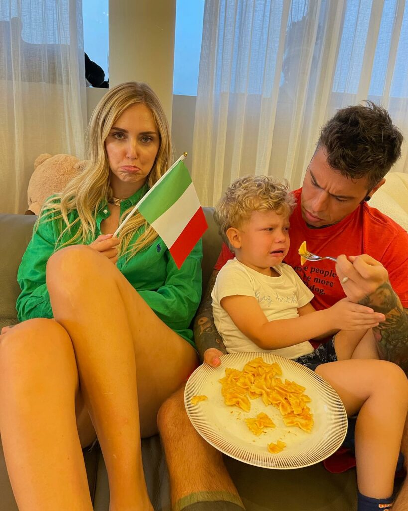 Fedez, 1’ tempo – 2’tempo  CAMPIONI D’EUROPA!… su Instagram per i suoi fan