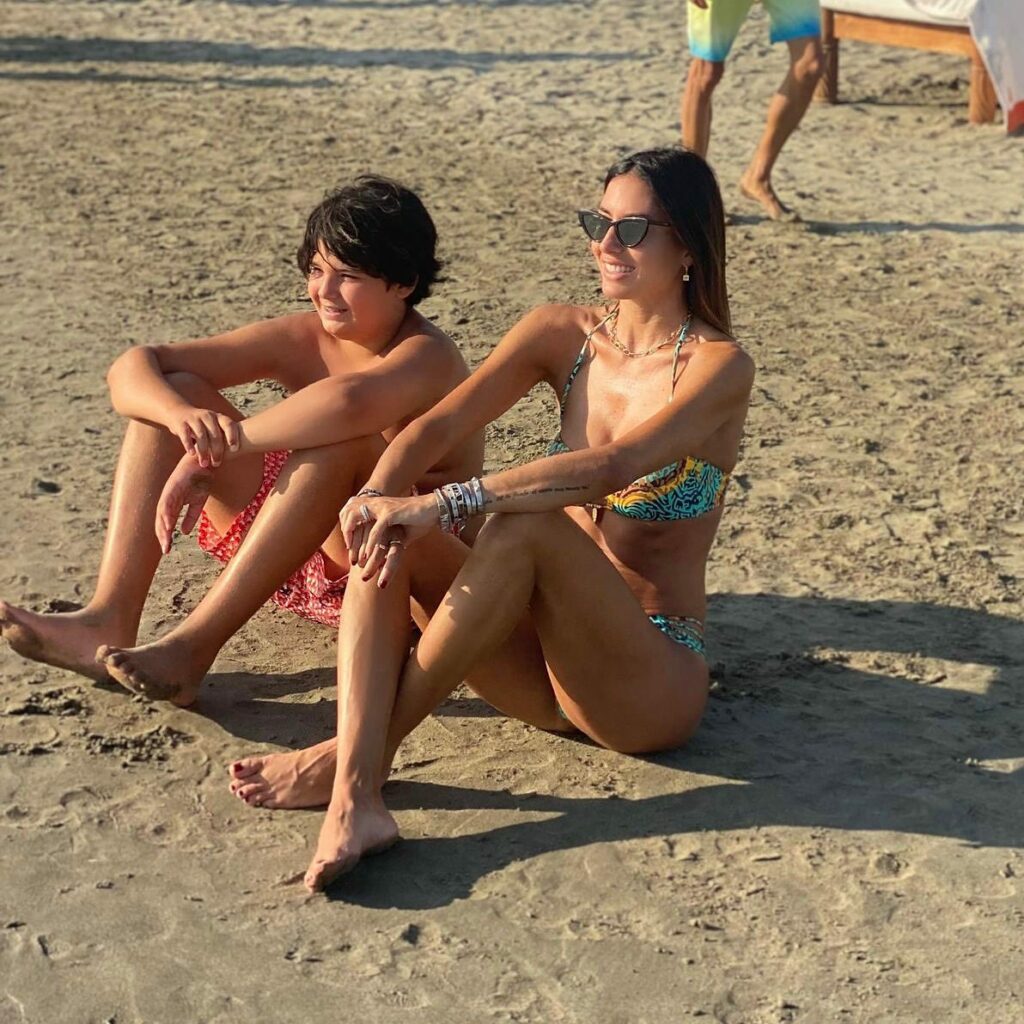 Flavio Briatore, noto imprenditore italiano dal look impeccabile e dalla parlantina affilata, è un...